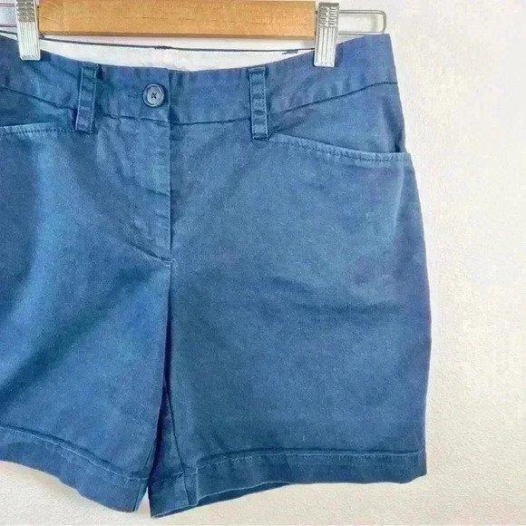 Lands’ End Women’s Fit 2 7” Chino Short in Navy Size 4 - Picture 2 of 10